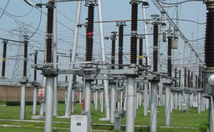 高壓斷路器的操作結構有哪幾種?和隔離開關有什么區別?